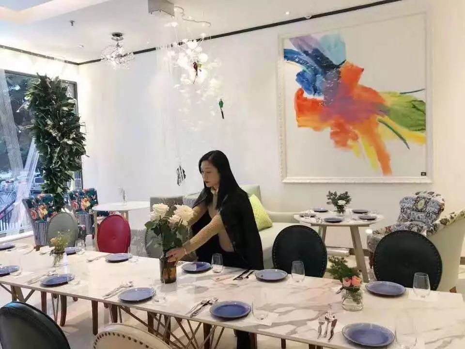 花厨 | 极享主义女士的浪漫餐厅设计