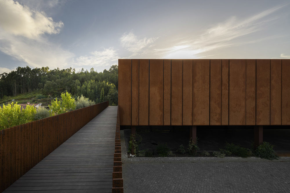 悬浮的盒子，葡萄牙 / MMVarquitectos