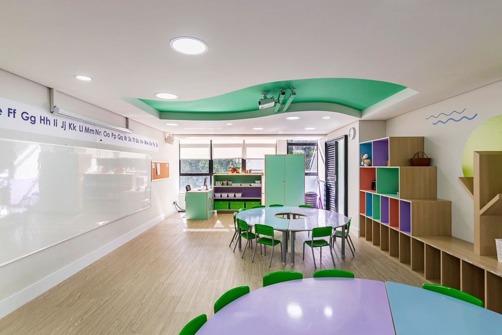 巴西幼儿园 STUDIO DLUX 设计，旧厂房变现代游乐空间