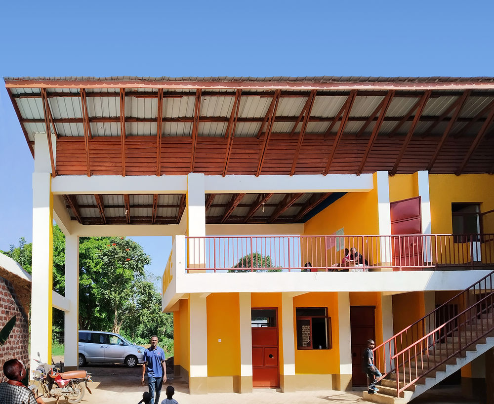 BINANCEHIS GRACE学校，乌干达 / Dream Building Service Association NGO