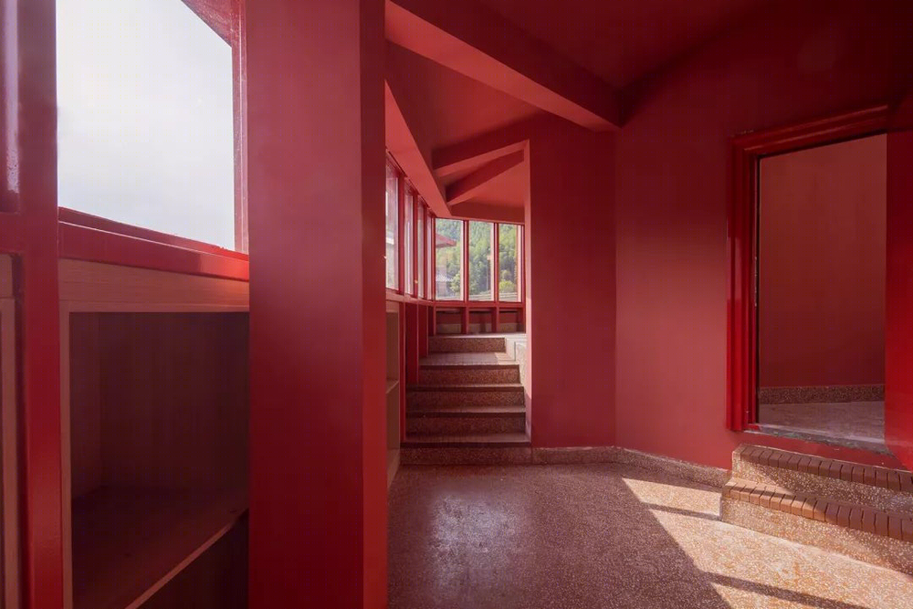 地平线上的红色音符之屋 / 郦文曦 – 里建筑事务所