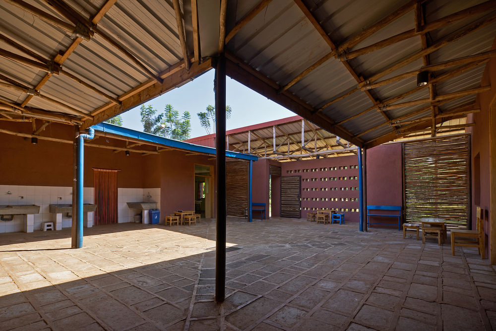 Busajo Campus  / StudioBenaim