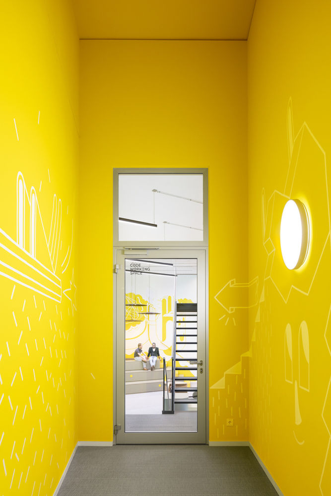 汉堡协同办公空间 | 趣味互动的 yellow 主题设计