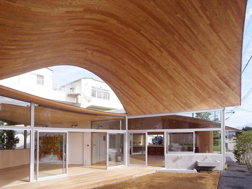 日本山梨县 Toranoko 幼儿园——社区核心空间的设计典范