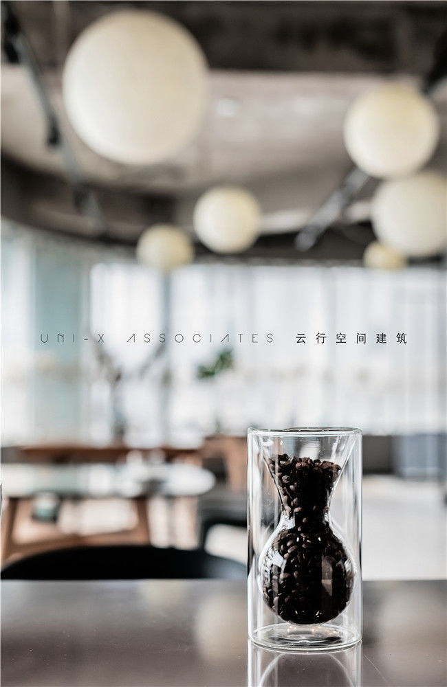 安静的空白 | 云弥散咖啡馆设计