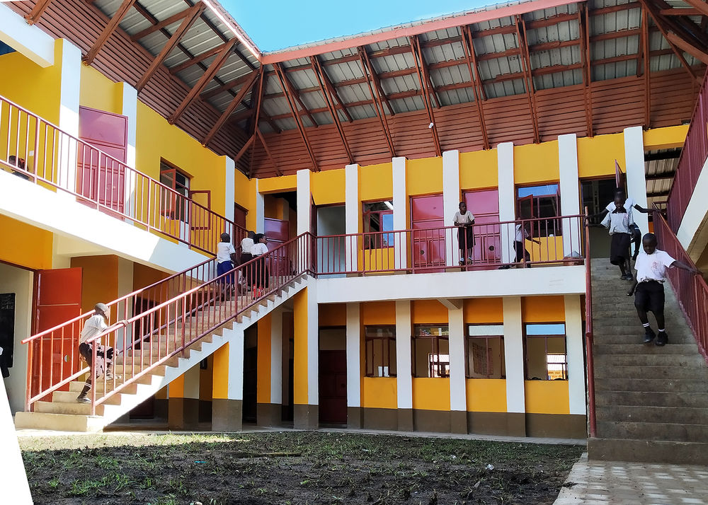 BINANCEHIS GRACE学校，乌干达 / Dream Building Service Association NGO