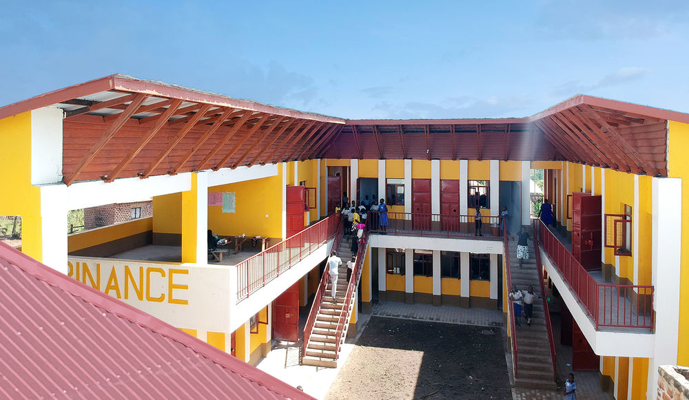 BINANCEHIS GRACE学校，乌干达 / Dream Building Service Association NGO