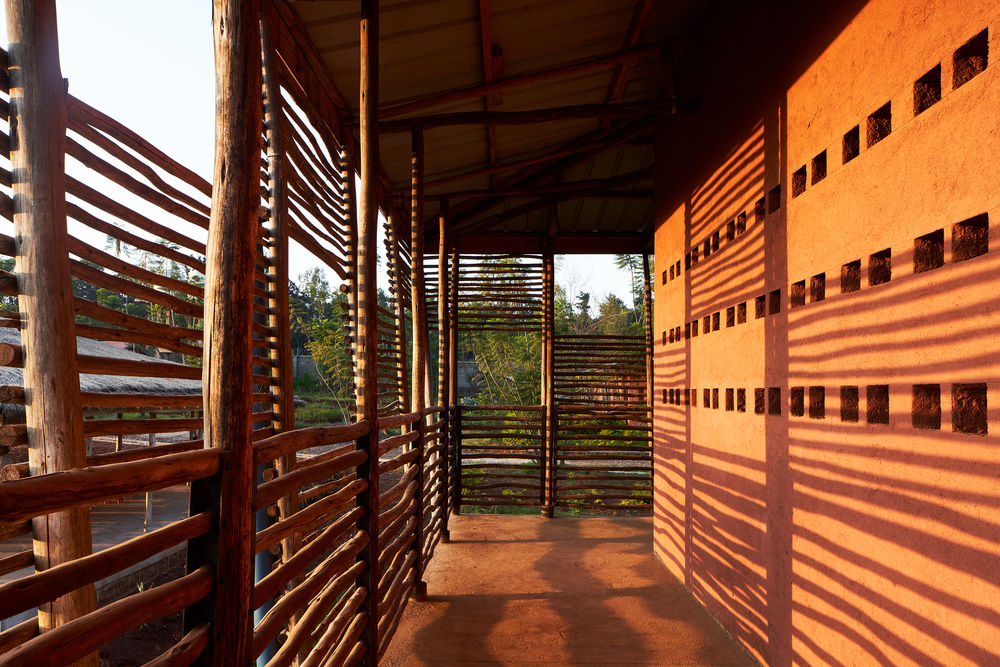 Busajo Campus  / StudioBenaim