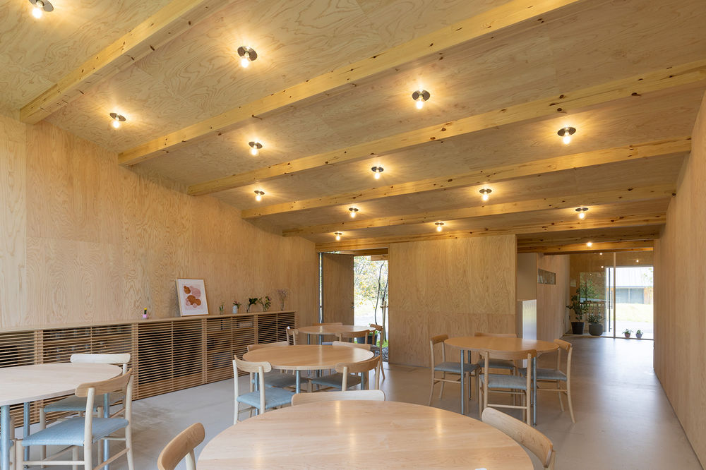 山脊接待站，日本 / Takashige Yamashita Office