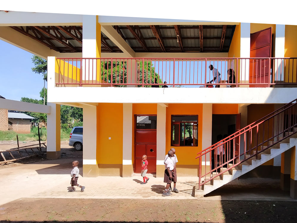 BINANCEHIS GRACE学校，乌干达 / Dream Building Service Association NGO
