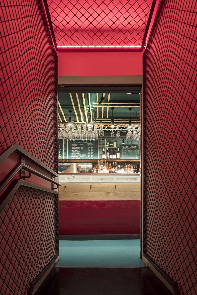海港风情，TXALUPA GASTROLEKU 餐厅酒吧