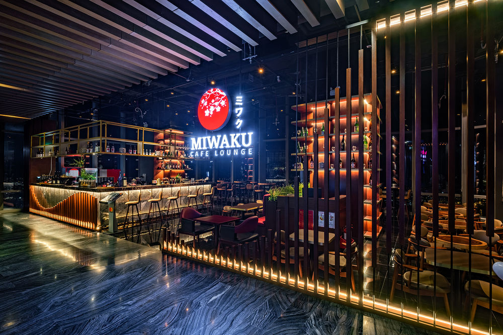 未来日本奢华酒吧的魅影 - 越南胡志明市的 Miwaku Cafe Lounge