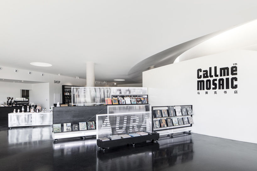 上海 Mosaic Bookshop 快闪店 | 融合城市双面特色的书店设计