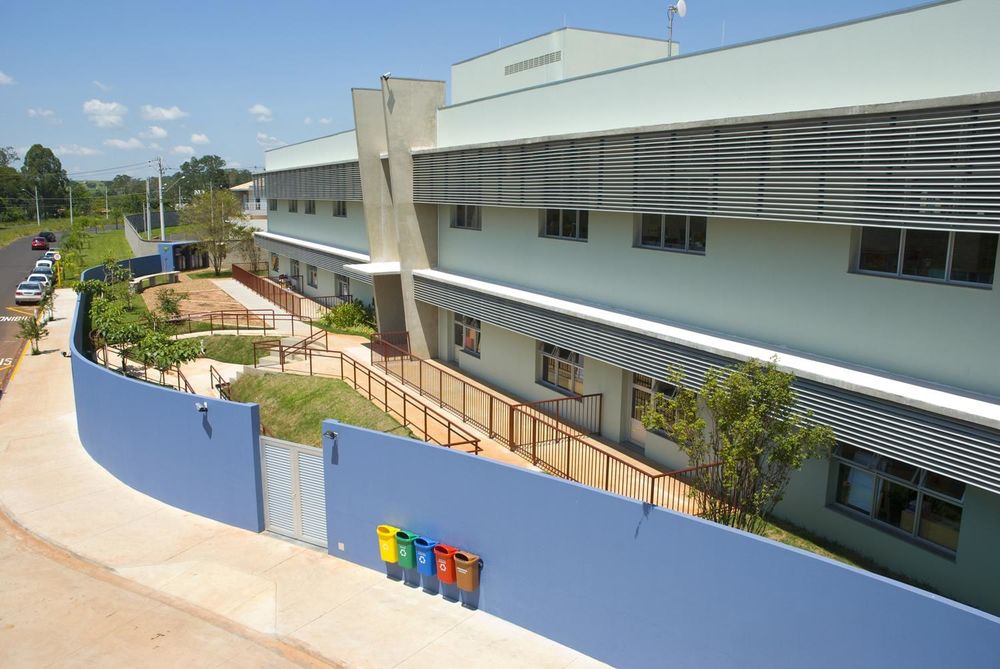 巴西 Escola Four C | 多功能教育空间设计典范