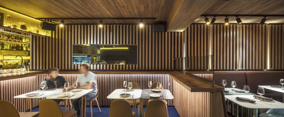 海港风情，TXALUPA GASTROLEKU 餐厅酒吧