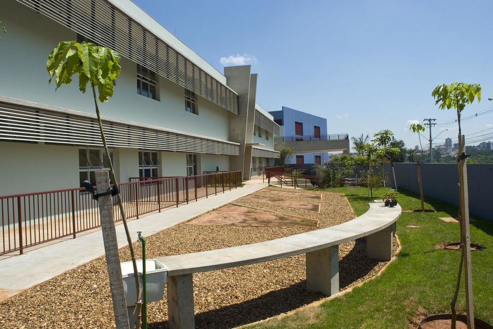 巴西 Escola Four C | 多功能教育空间设计典范