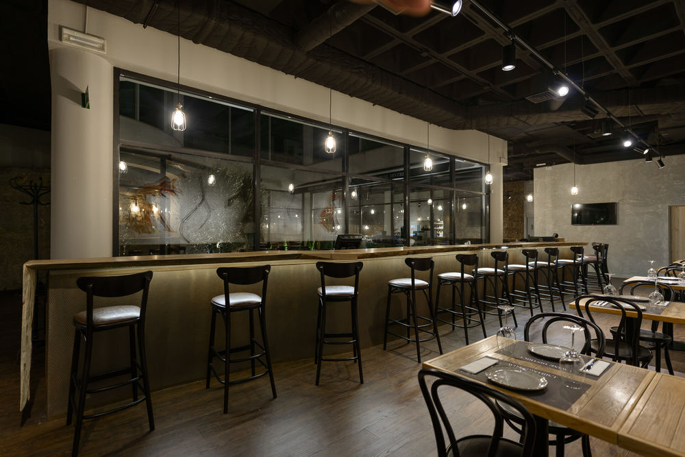 葡萄牙里斯本 Wine District 酒吧 | 工业风中的艺术与自然