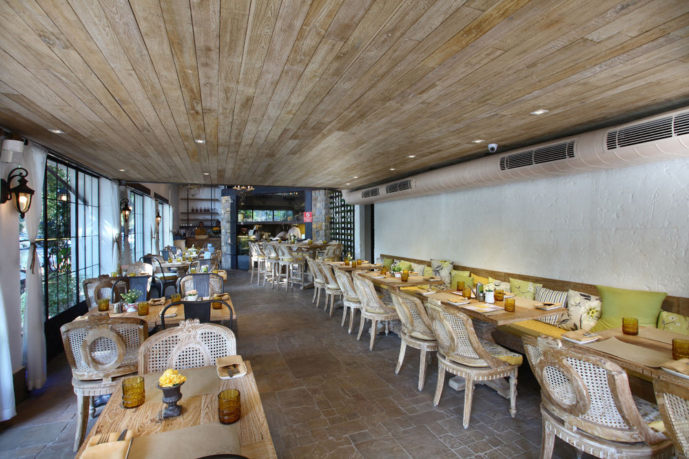 新德里 Amour Bistro 餐厅 | 现代与传统的优雅融合