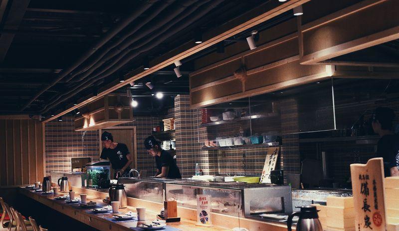 明堂炉端烧容桂店——现代日式风格的人与自然融合
