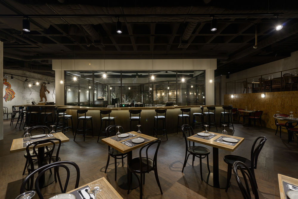葡萄牙里斯本 Wine District 酒吧 | 工业风中的艺术与自然