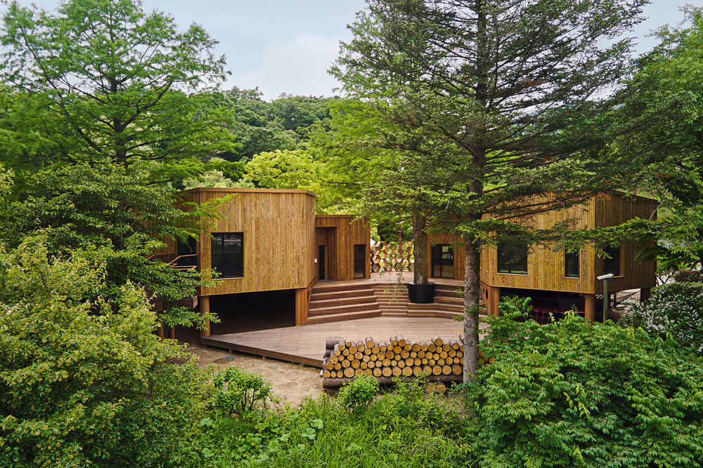 Korea National Arboretum Children's Forest School / GEEUMPLUS