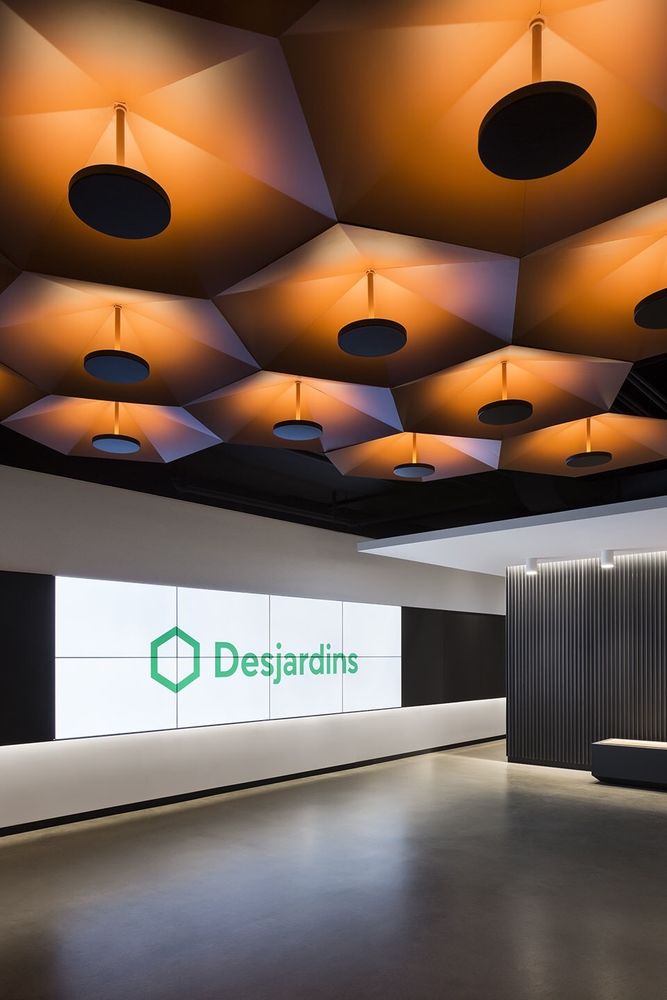 蒙特利尔塔新颜，Desjardins 金融机构现代办公空间