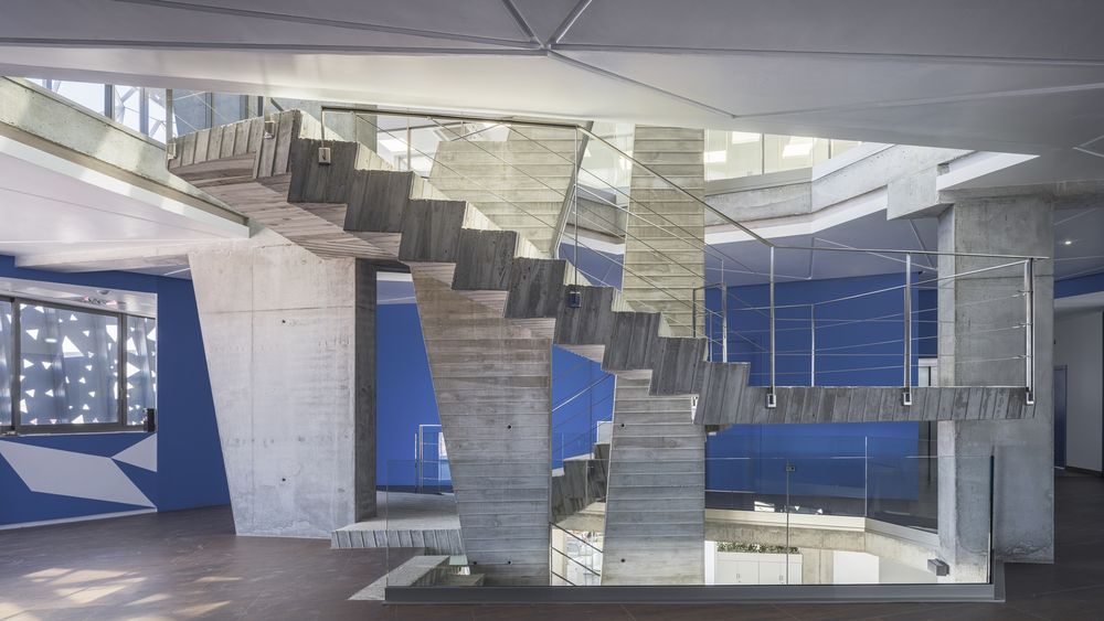 Microbiological Chemical Laboratory / PENELAS ARCHITECTS