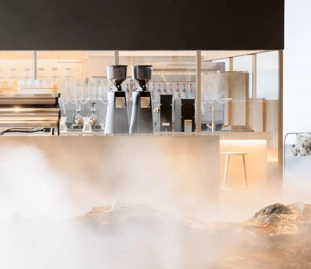 Seesaw Coffee 朝阳大悦城店 | 栈道式下沉设计营造水上庭园意境
