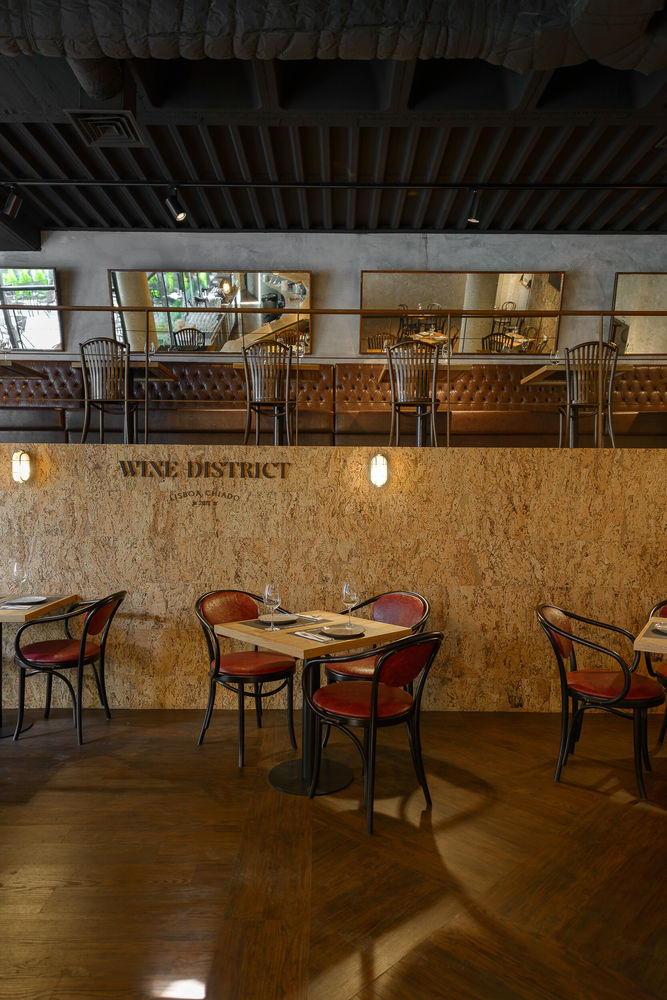 葡萄牙里斯本 Wine District 酒吧 | 工业风中的艺术与自然