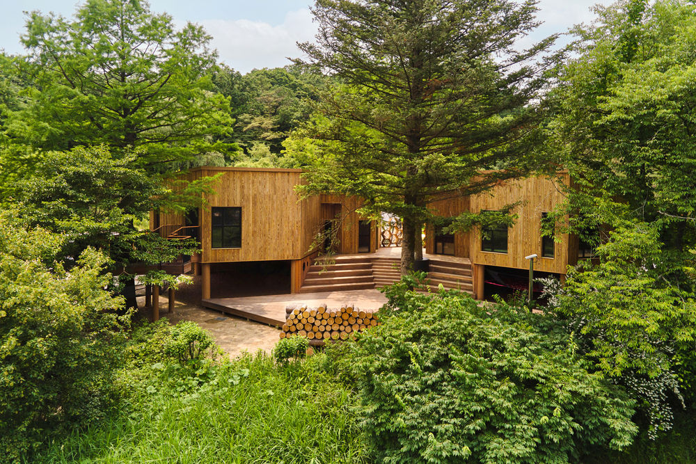 Korea National Arboretum Children's Forest School / GEEUMPLUS