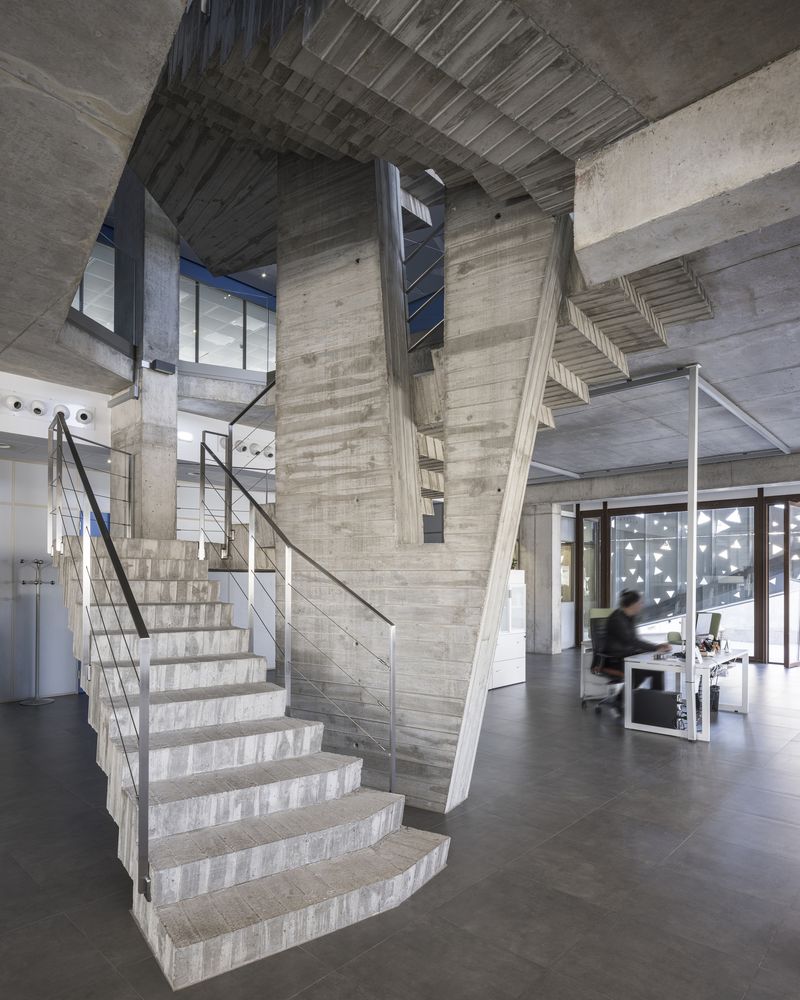 Microbiological Chemical Laboratory / PENELAS ARCHITECTS