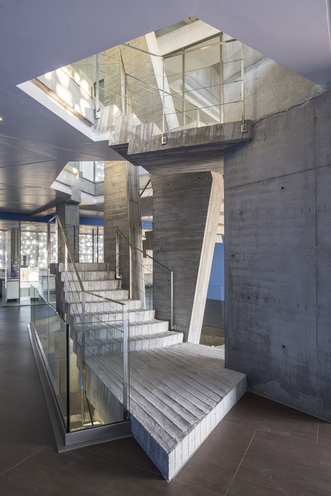 Microbiological Chemical Laboratory / PENELAS ARCHITECTS