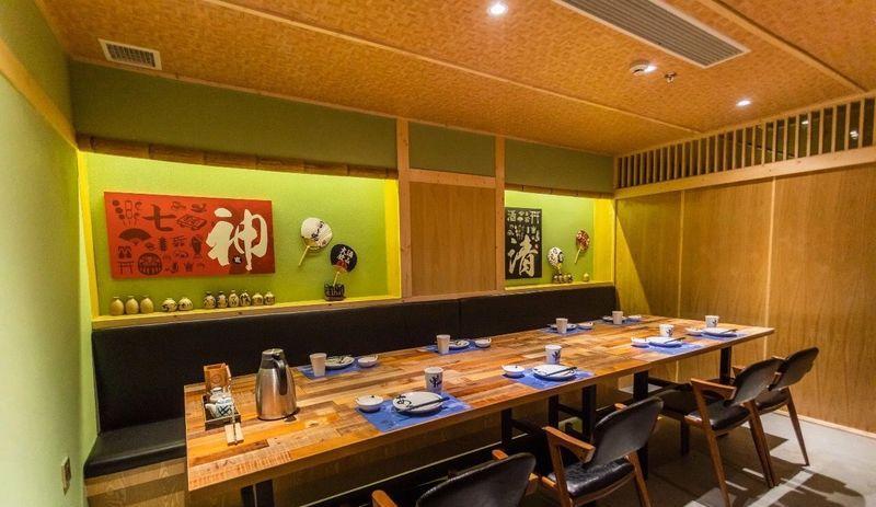明堂炉端烧容桂店——现代日式风格的人与自然融合