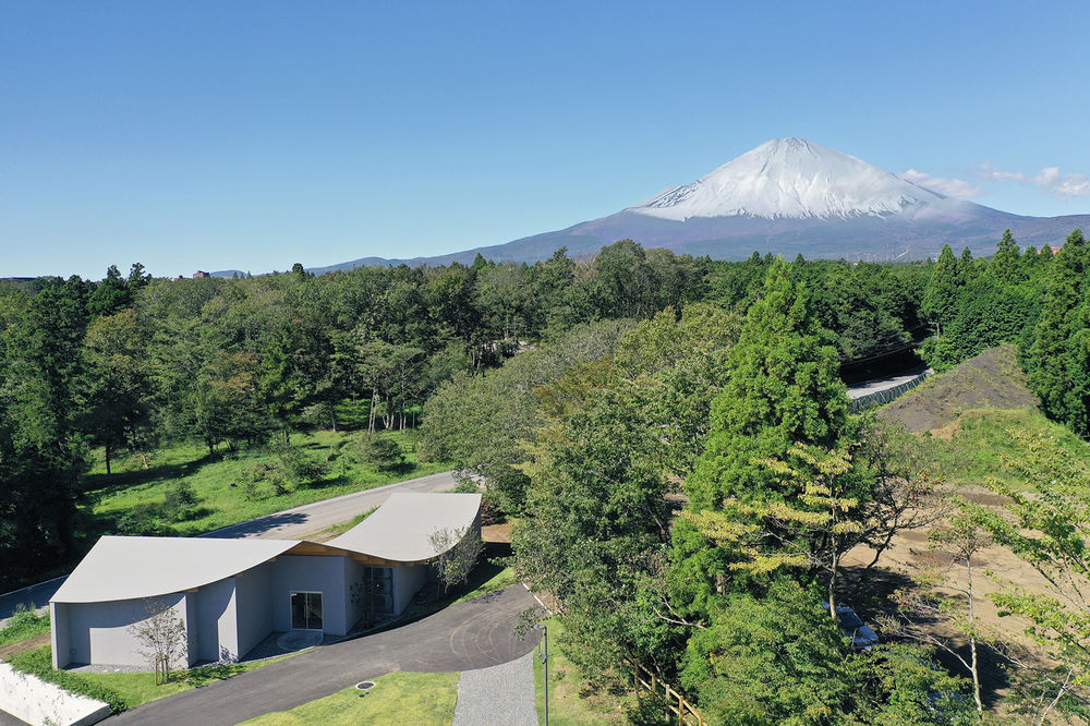 山脊接待站，日本 / Takashige Yamashita Office