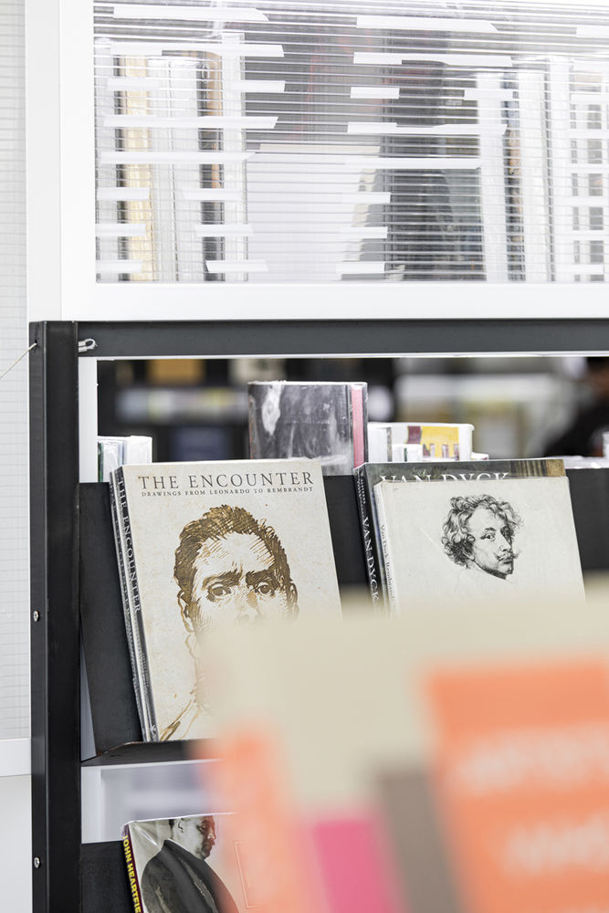 上海 Mosaic Bookshop 快闪店 | 融合城市双面特色的书店设计