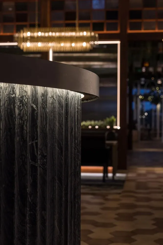 Cocktail lounge