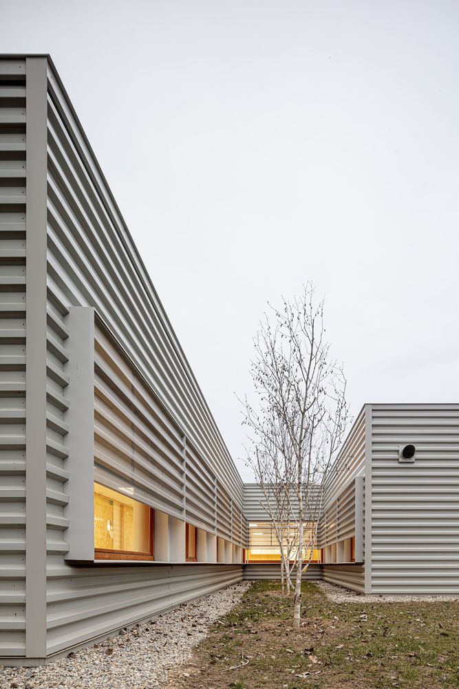 Riells i Viabrea Health Center / Comas-Pont arquitectes