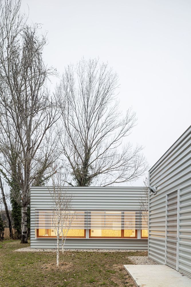 Riells i Viabrea Health Center / Comas-Pont arquitectes