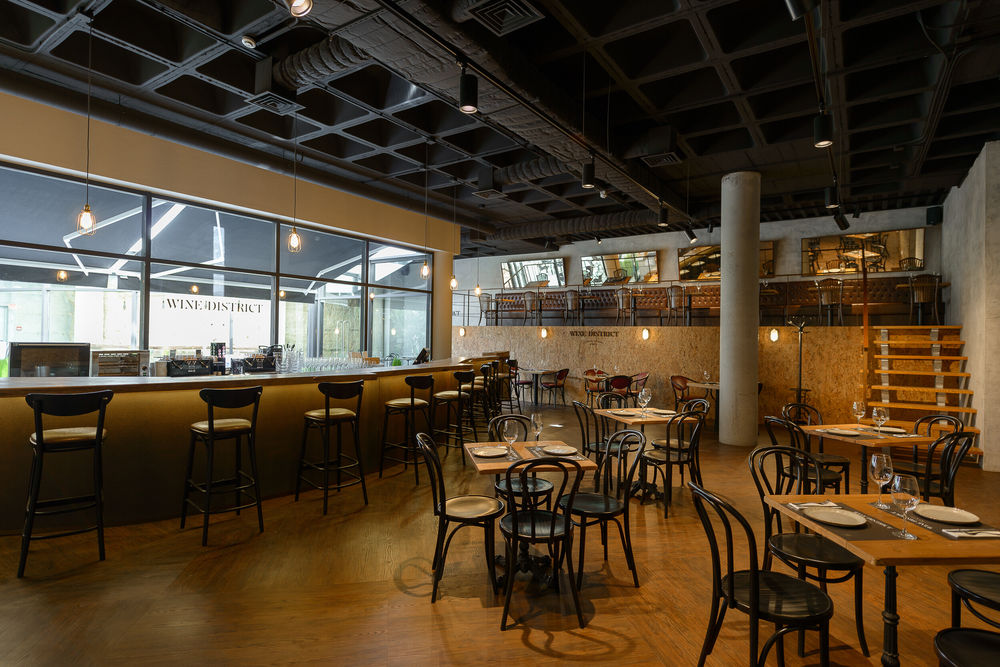 葡萄牙里斯本 Wine District 酒吧 | 工业风中的艺术与自然