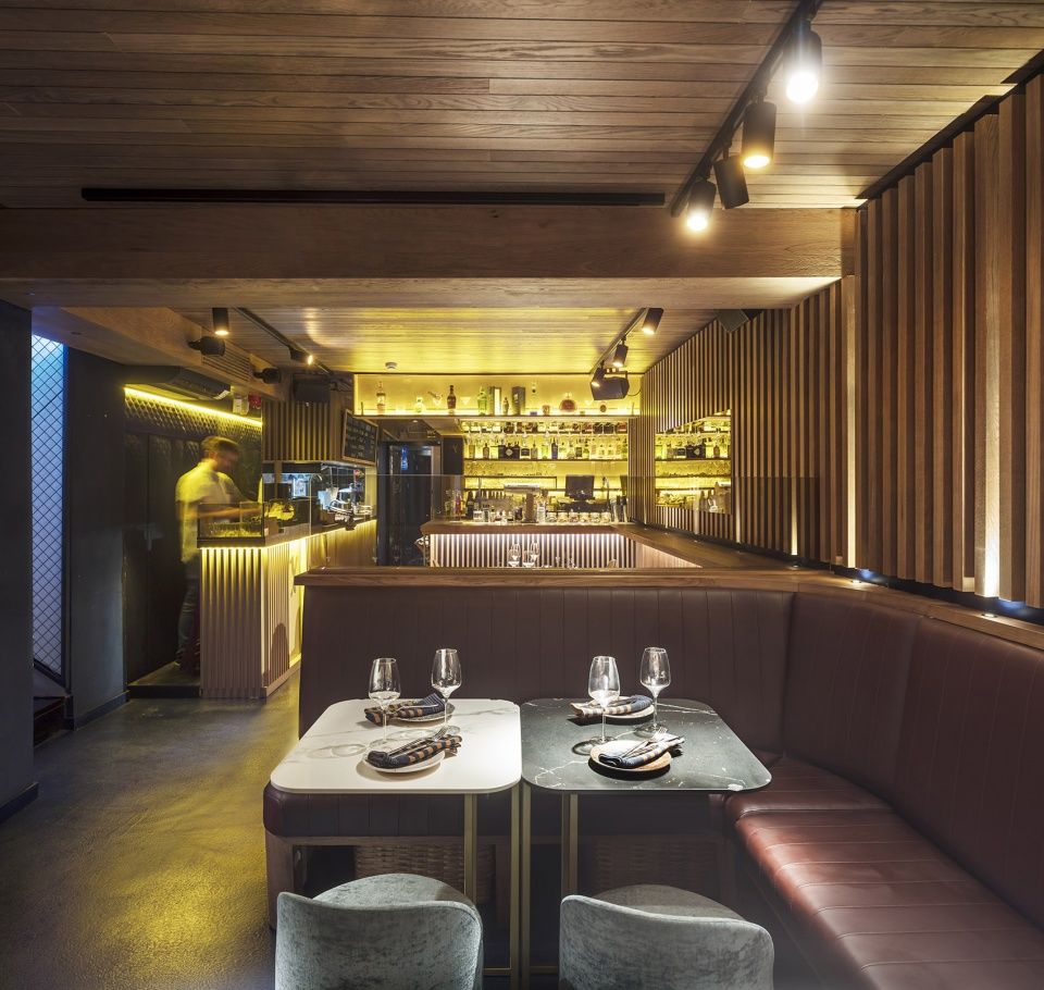 海港风情，TXALUPA GASTROLEKU 餐厅酒吧