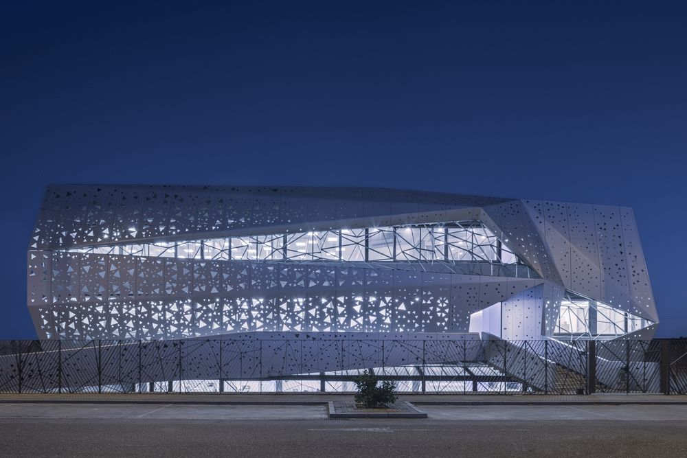 Microbiological Chemical Laboratory / PENELAS ARCHITECTS