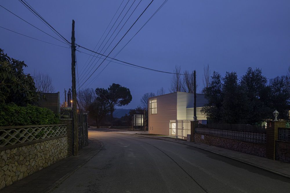 Riells i Viabrea Health Center / Comas-Pont arquitectes