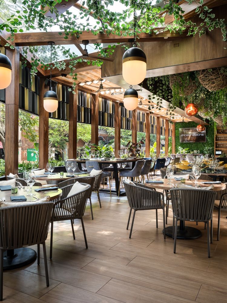墨西哥风味遇上现代设计 | Porfirio's Restaurante