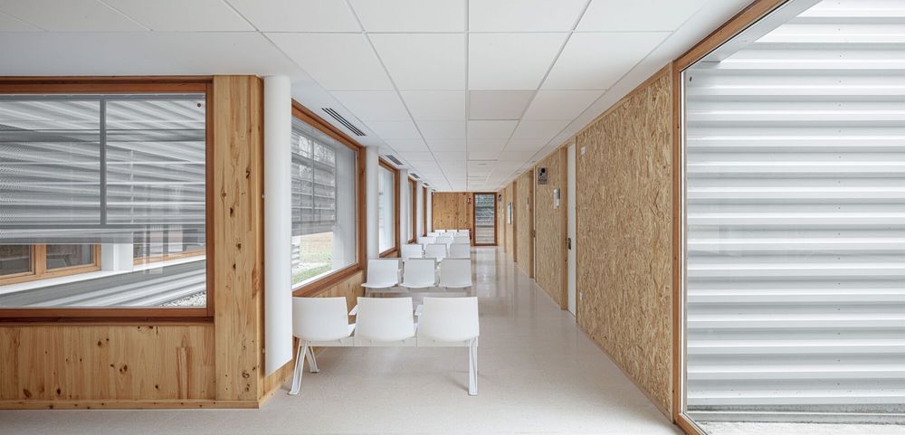 Riells i Viabrea Health Center / Comas-Pont arquitectes