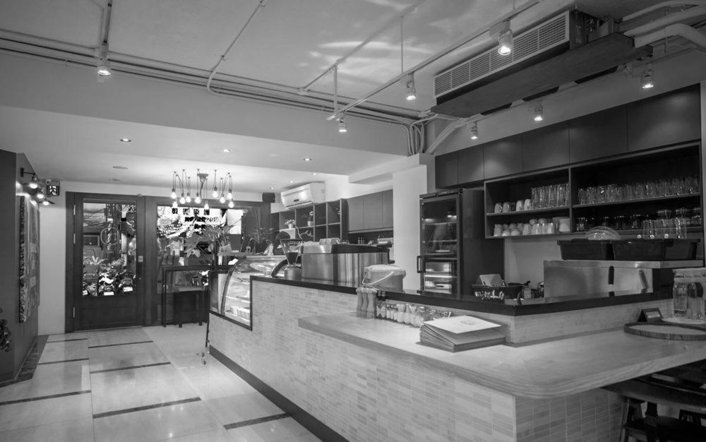 曾琬婷打造英伦风咖啡店，融入工业休闲元素