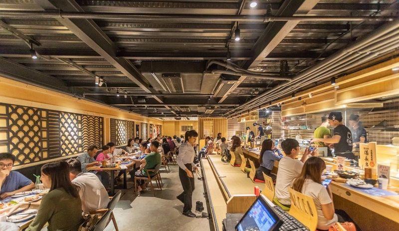明堂炉端烧容桂店——现代日式风格的人与自然融合