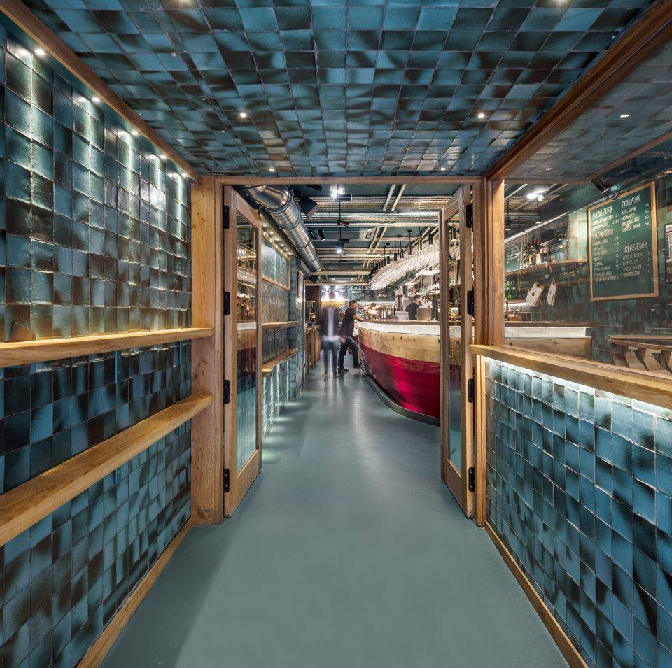 海港风情，TXALUPA GASTROLEKU 餐厅酒吧