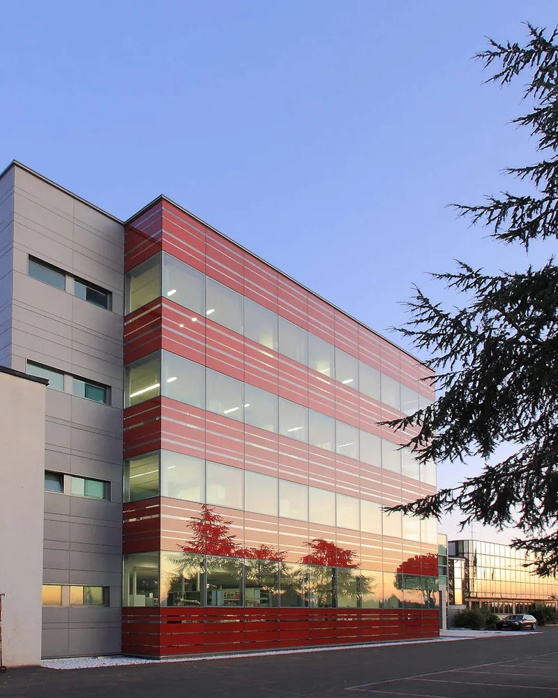简约风格展现独特魅力——Madel Head Office 室内设计