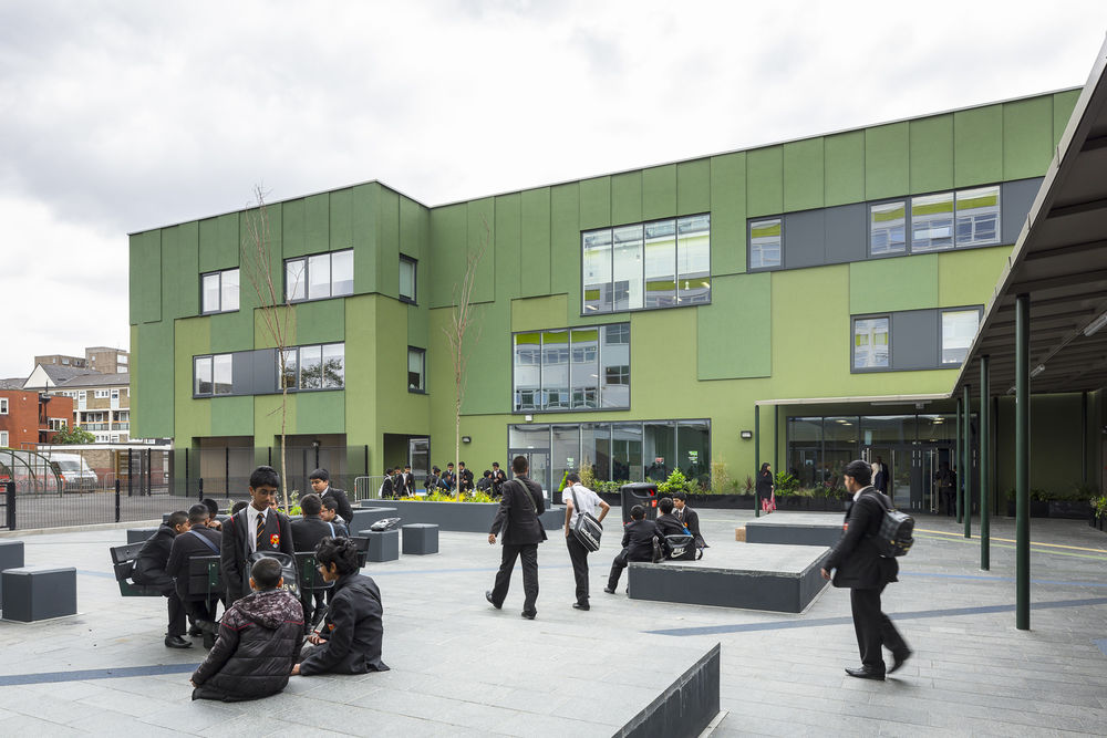 伦敦 Stepney Green College 校园改造 | 预算削减下的教育革新