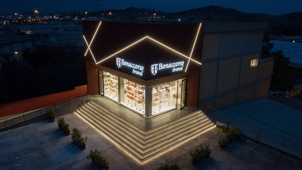 2018 年博纳科索品牌折扣店室内设计